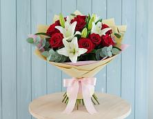 Букет цветов из:  Лилии и Розы в Крапивинском