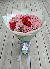 Букет цветов из:  Альстромерии в Крапивинском