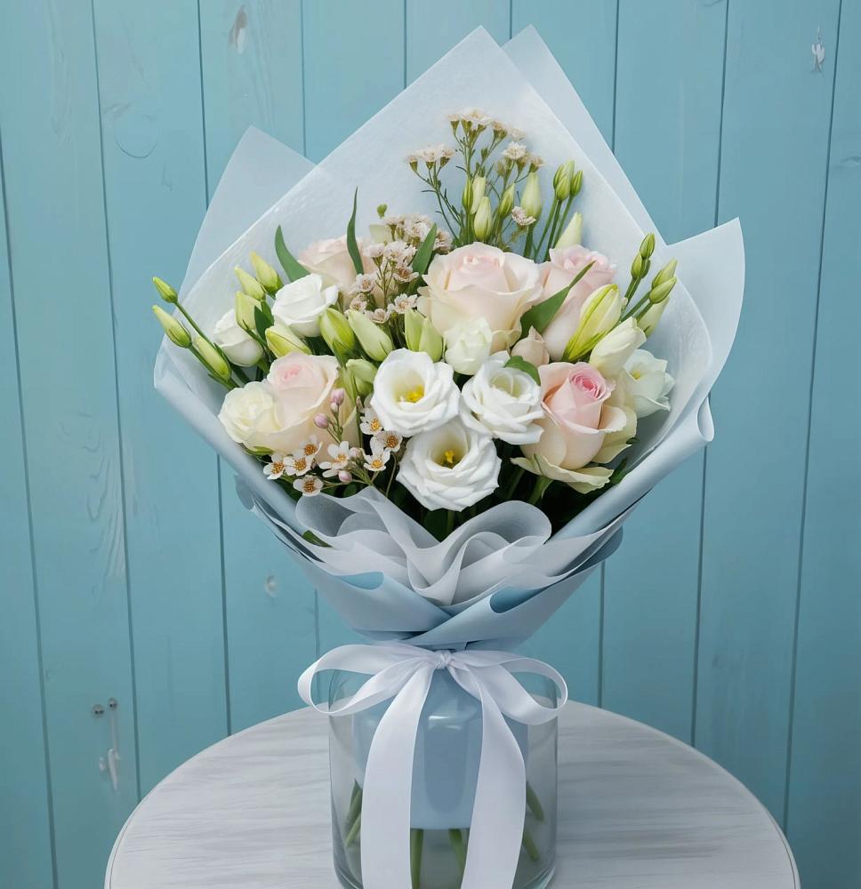 Букет цветов из: Розы и Лизиантусы в Крапивинском