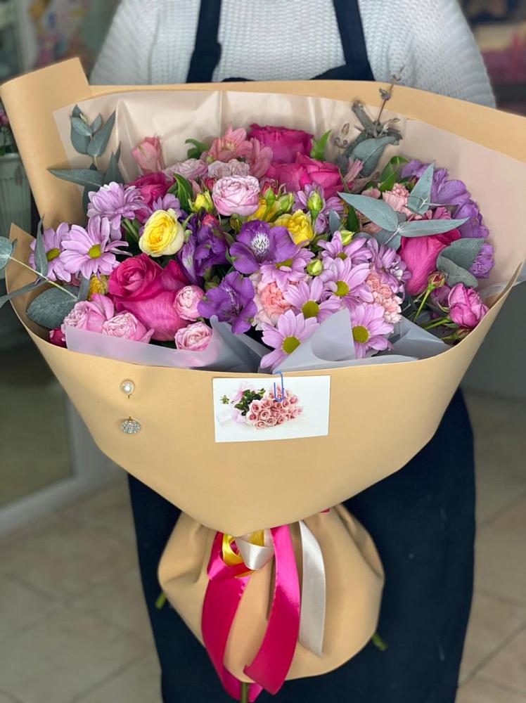 Букет цветов из: Хризантемы, Гвоздики и Альстромерии в Крапивинском