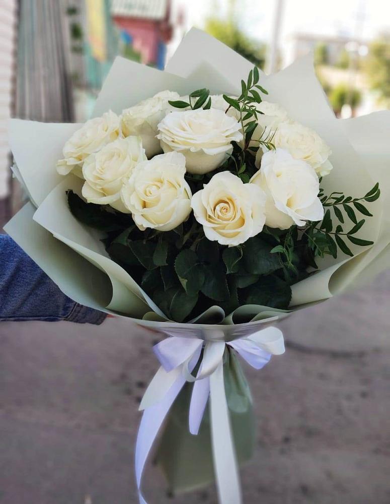 Букет Белые розы Проуд в Крапивинском