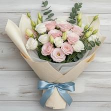 Букет цветов из:  Лизиантусы в Крапивинском