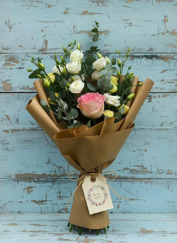 Букет цветов из: Розы и Лизиантусы в Крапивинском