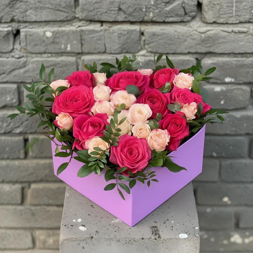 Цветочная композиция из Розы в коробке в Крапивинском