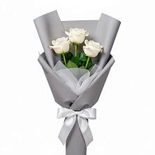 Букет 3 белые розы в Крапивинском