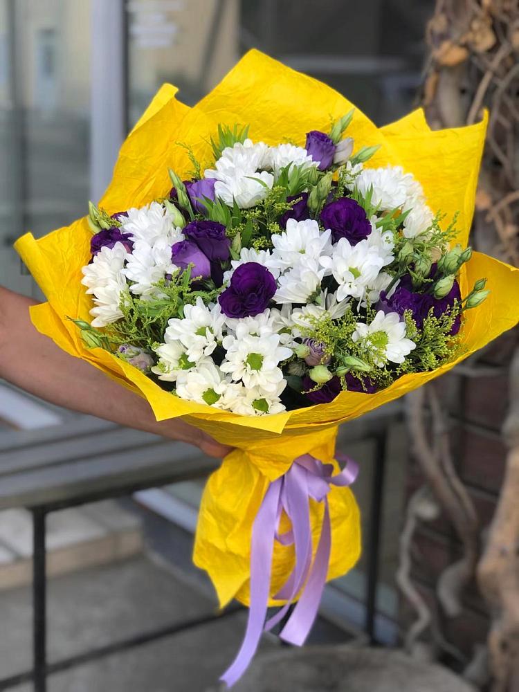 Букет цветов из: Ирисы, Хризантемы и Ромашки в Крапивинском