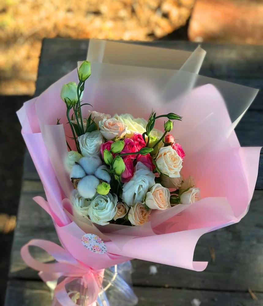 Букет цветов из: Розы и Лизиантусы в Крапивинском