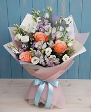 Букет цветов из:  Лизиантусы, Розы, Альстромерии и Гипсофила в Крапивинском