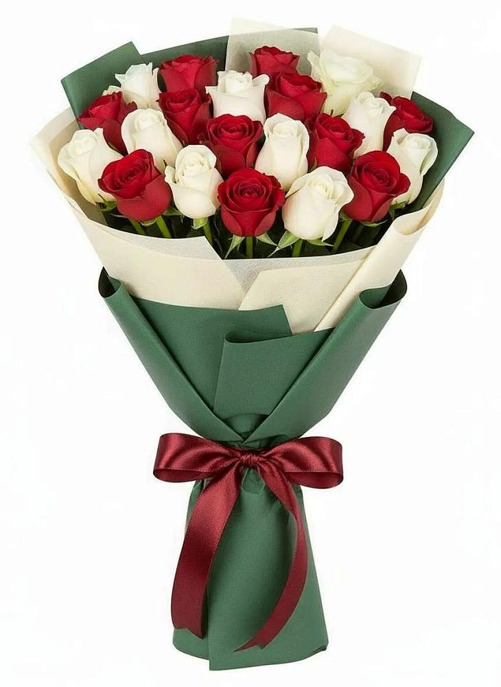 Букет Микс из красных и белых роз в Крапивинском