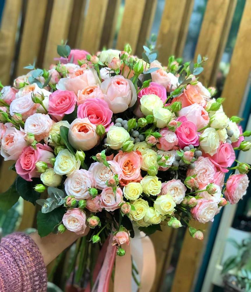 Букет цветов из: Розы в Крапивинском