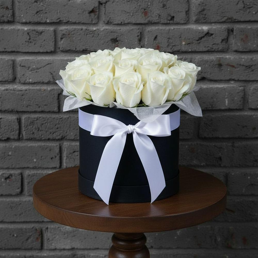 Цветочная композиция из Розы в шляпной коробке в Крапивинском