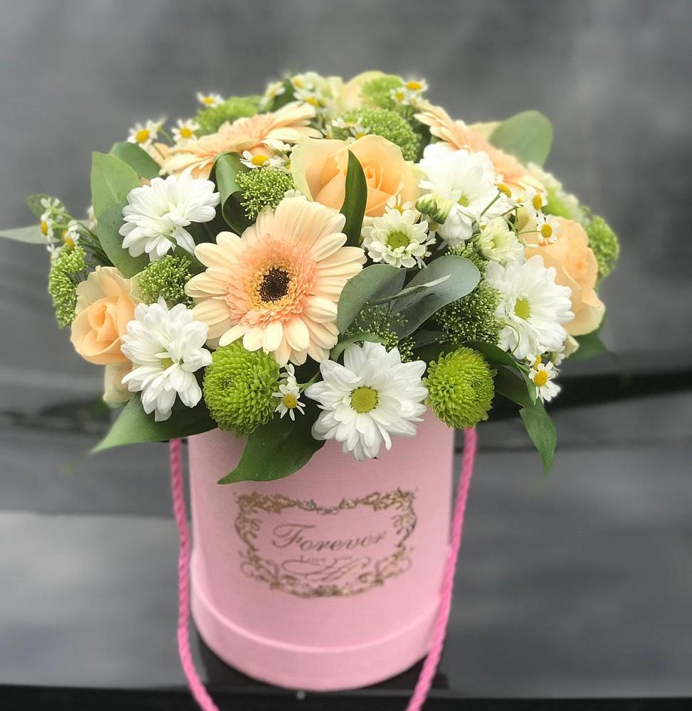 Цветочная композиция из Розы, Герберы и Хризантемы в шляпной коробке в Крапивинском