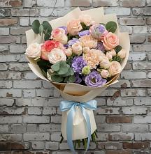 Букет цветов из:  Розы, Лизиантусы и Гвоздики #REPLACE_PRED# Крапивинском