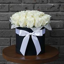 Цветочная композиция из Розы в шляпной коробке в Крапивинском